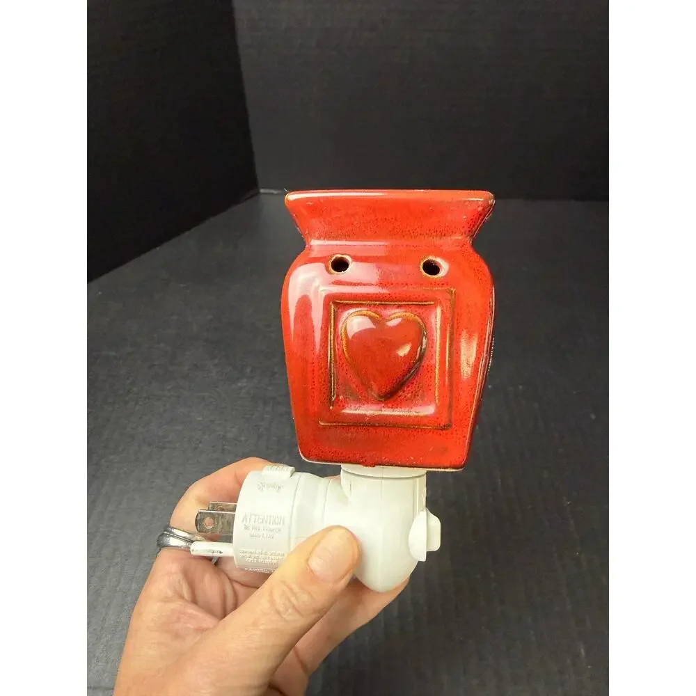 Scentsy heartfelt plug